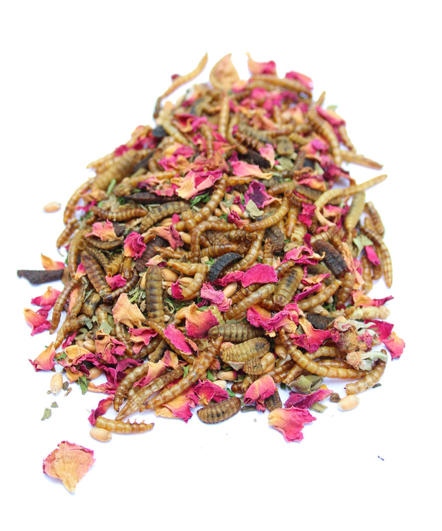 BEE A Beautiful Hen Herbal Treat With Mealworms, Wheat, & Rose Petals For Chickens