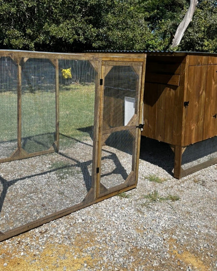 Wise County Chicken Farm Coops 4ft x 4ft